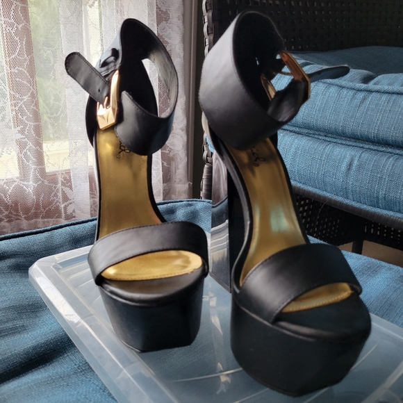 Qupid black high heels size 5.5 - Picture 2 of 2